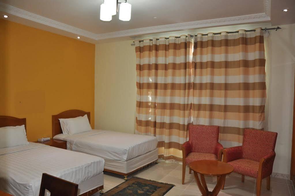 Oyo 366 Waves Hotel Αϊμάν Εξωτερικό φωτογραφία