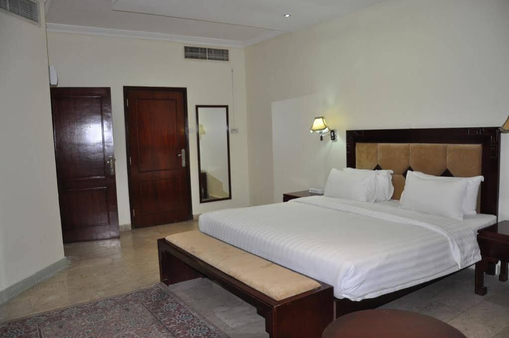 Oyo 366 Waves Hotel Αϊμάν Εξωτερικό φωτογραφία